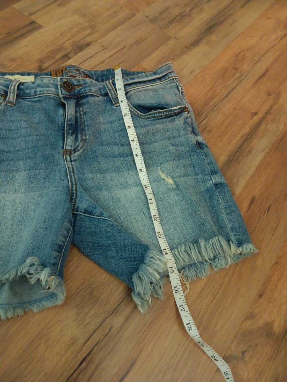 Kut from the Kloth Kity Boyfriend  Light Blue Distressed Denim Cutoff Shorts - Picture 5 of 6